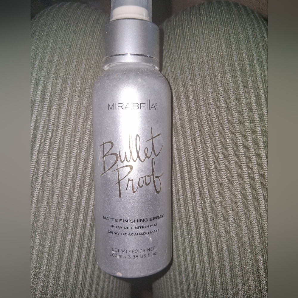 MIRA BELLA Bullet Proof Matte Finishing Spray - Silver